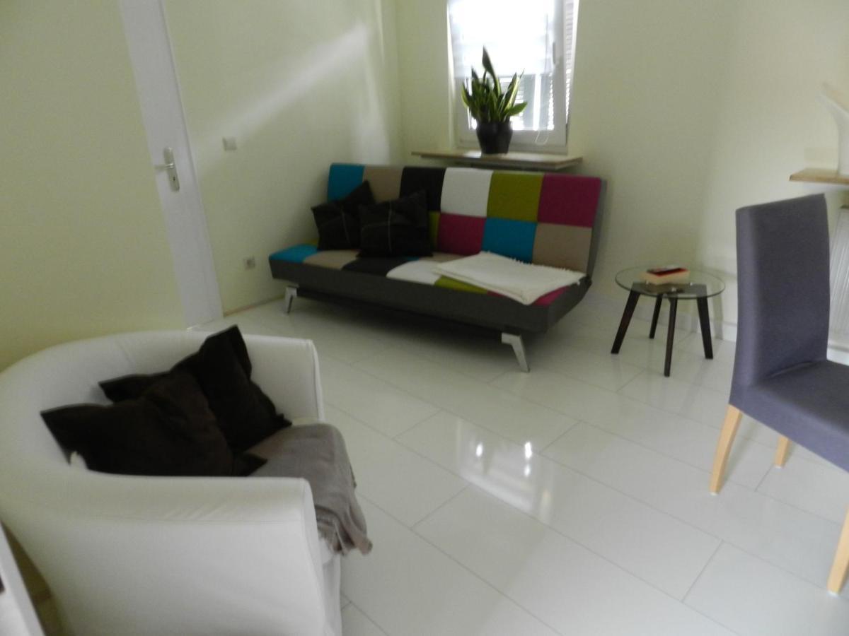 Ferienwohnung Burgenblilck Weinheim Esterno foto